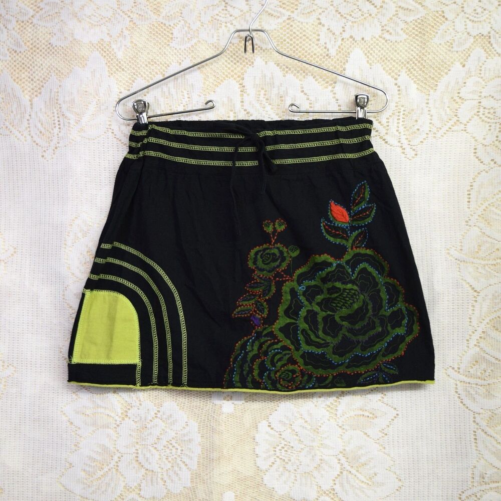 Yak N Yeti Womens Sz Medium Cotton Mini Skirt Embroidered Floral Fairy Pixie Art